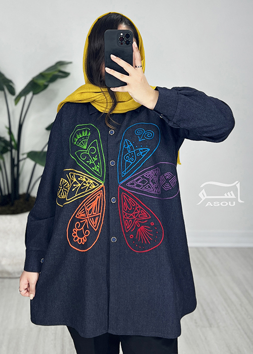 از دفتر کار تا مهمانی: تبدیل یک مانتوی گلدوزیدار به ۳ استایل متفاوت با کمترین تغییر